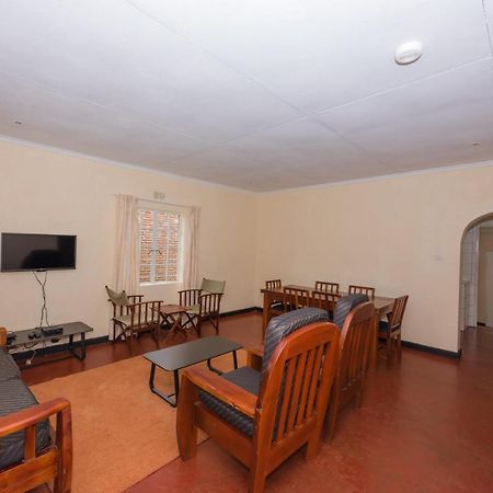 Game Haven Lodge Blantyre Esterno foto